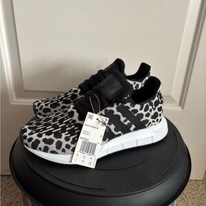 NEW Adidas Swift Run Leopard Print Sneakers